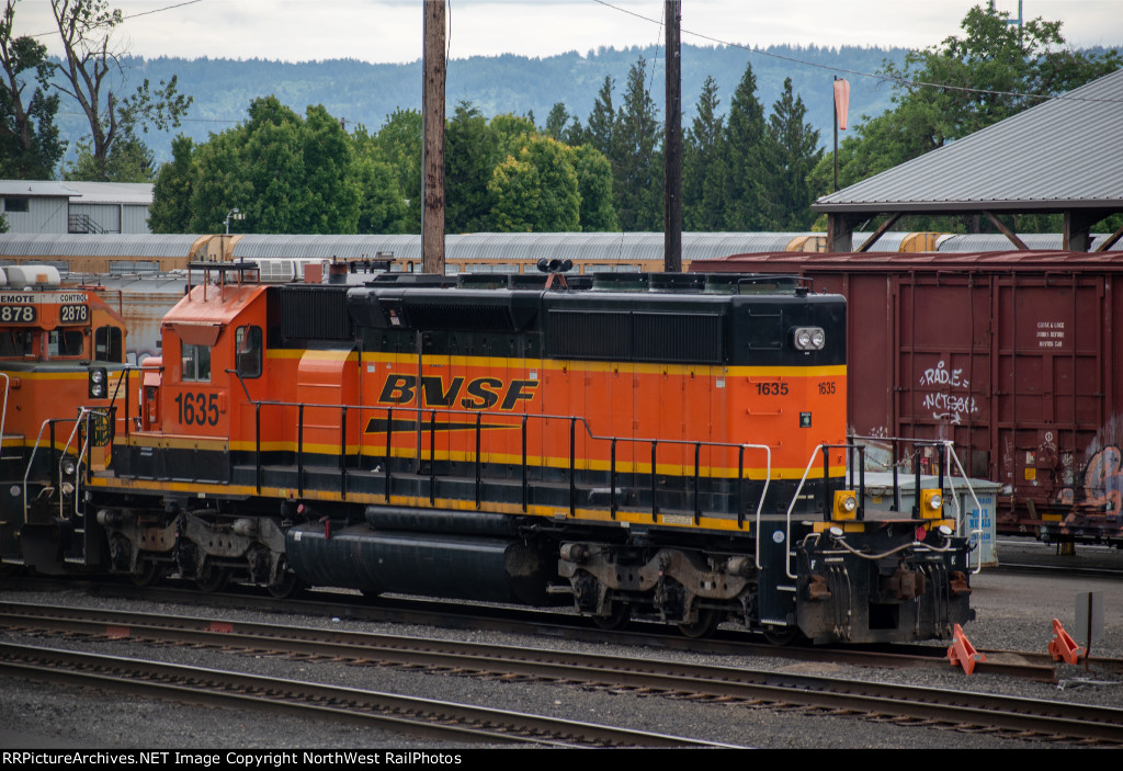 BNSF 1635